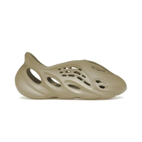 Yeezy Foam RNR Stone Salt