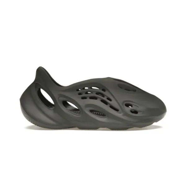 yeezy foam rnnr carbon
