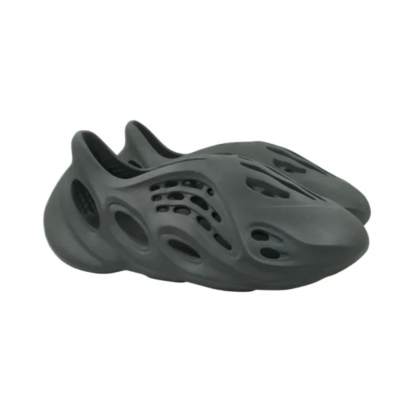 Yeezy foam rnnr carbon