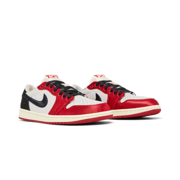 Air Jordan 1 Retro Low OG Trophy Room Away